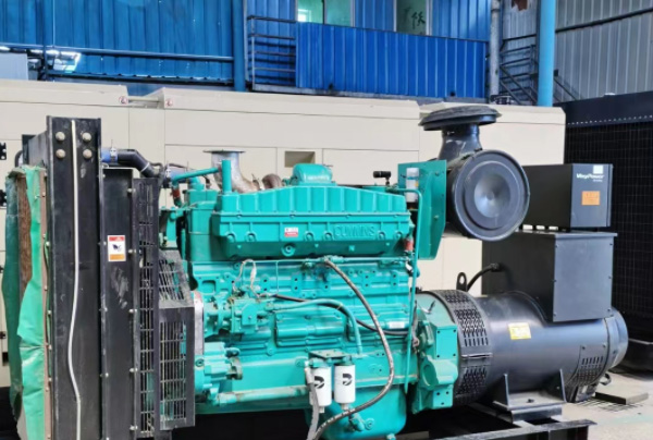 新都柴油发动机有规律地连续发响维修