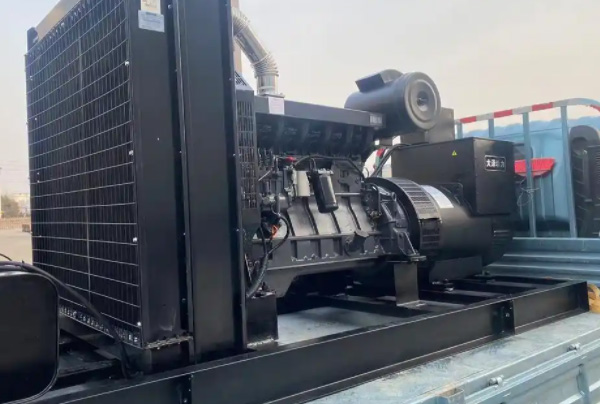 油发电机电气间主要散热设备保养